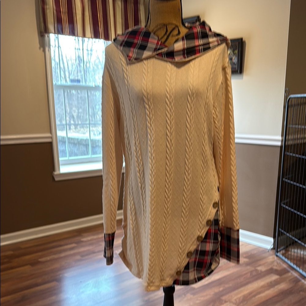 Size 2XL cream hooded sweater with plaid trim